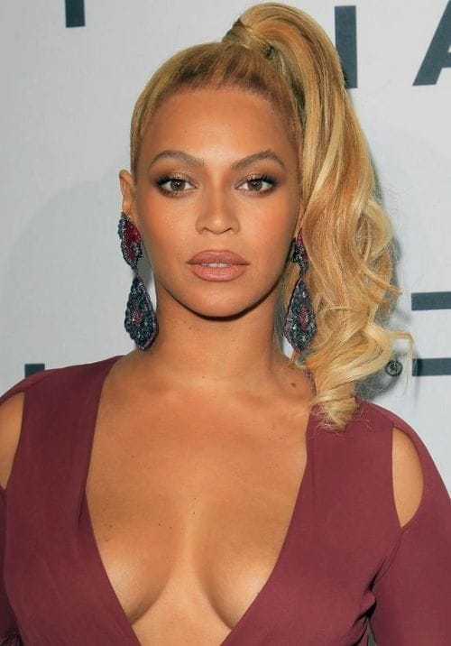 Beyoncé Wears Side-Swept Blonde Ponytails